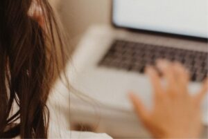 Read more about the article Struggling to Boost Retail Sales? <br>An Online Shopping Cart Could Be the Answer